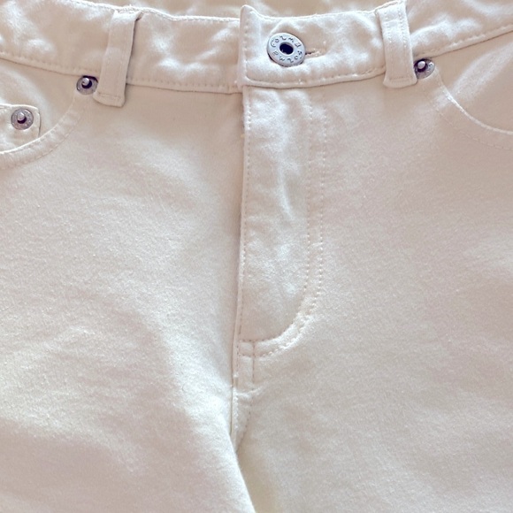 Forma Tan jeans. Very stretchy. Skinny classic 5 pocket. Size 25 (38 on tag)
C - Picture 1 of 11